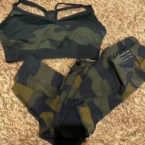 NEW Victoria’s Secret PINK Green Camo Sports Bra & Leggings